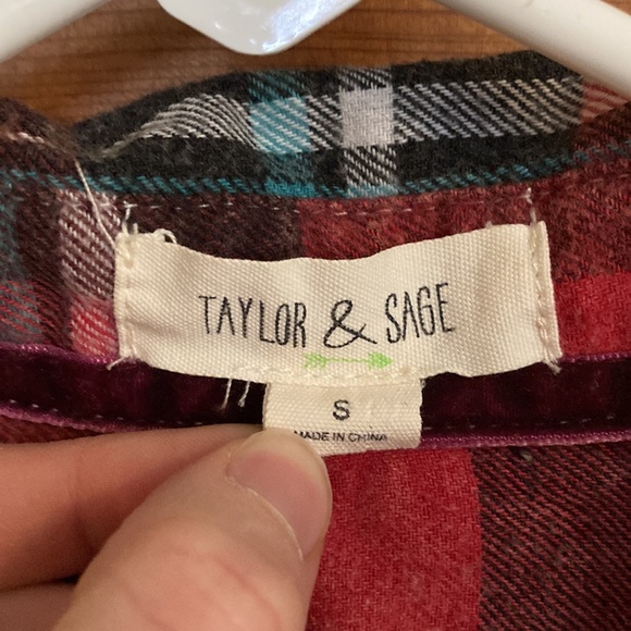 Taylor and Sage | Flannel Button Down | S - Picture 6 of 9
